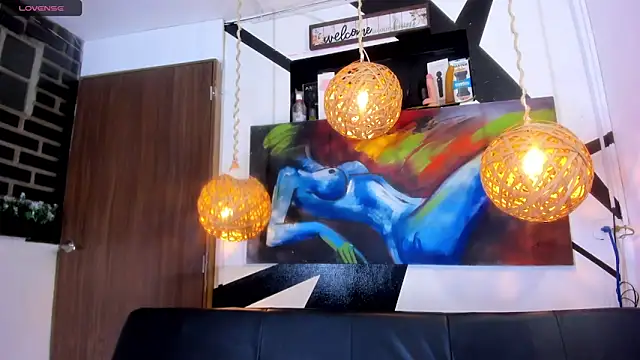 victoria aleia  online show from November 20, 2025, 9:15 pm