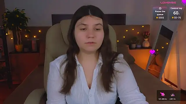 Viola  Shy online show from March 22, 2026, 10:00 pm