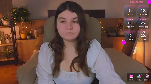Snapshot of Viola__Shy chatting on April 22, 2026, 6:04 pm Viola Shy online show from April 22, 2026, 6:04 pm