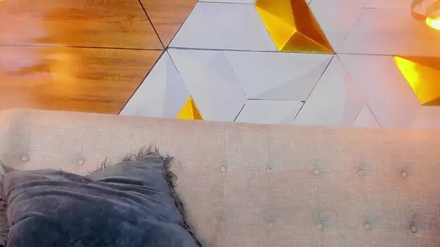 Snapshot of sarah_banks1 chatting on February 11, 2025, 7:05 pm sarah banks1 online show from February 11, 2025, 7:05 pm