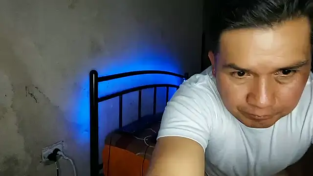 ferchoDC78 online show from March 11, 2026, 4:39 am