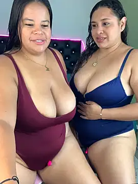 Snapshot of twocurvylatins chatting on May 18, 2026, 10:20 am twocurvylatins online show from May 18, 2026, 10:20 am