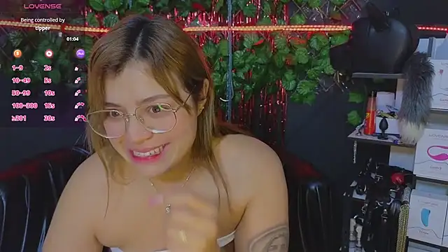 Snapshot of Sweett_Mollyy chatting on November 23, 2025, 1:15 am Sweett Mollyy online show from November 23, 2025, 1:15 am