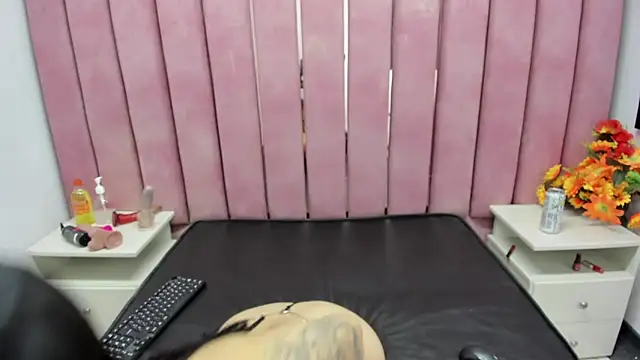 Snapshot of ChloeRosey chatting on November 21, 2025, 3:49 am ChloeRosey online show from November 21, 2025, 3:49 am