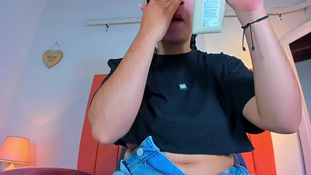 valen rose0 online show from November 29, 2025, 12:16 pm