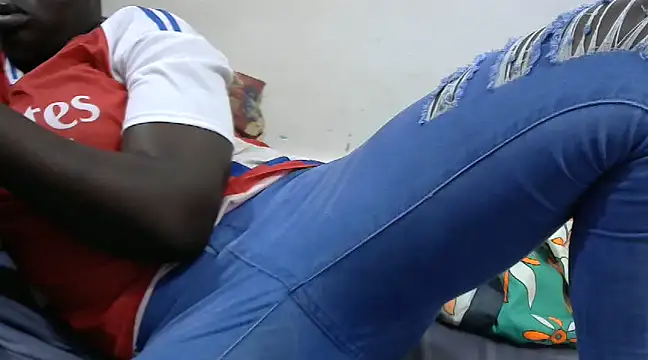 African sexxy  online show from February 22, 2025, 6:52 pm