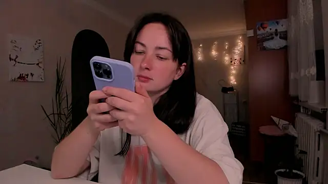 Snapshot of cClandesTina chatting on June 23, 2026, 8:40 pm cClandesTina online show from June 23, 2026, 8:40 pm