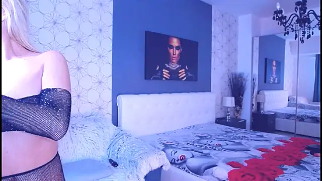 Snapshot of MaryMatiss chatting on November 19, 2025, 8:03 am MaryMatiss online show from November 19, 2025, 8:03 am