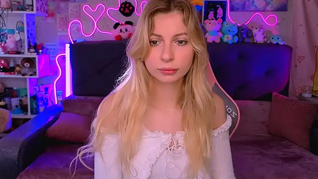 Snapshot of Maria_Hunt chatting on November 25, 2025, 5:19 am Maria Hunt online show from November 25, 2025, 5:19 am