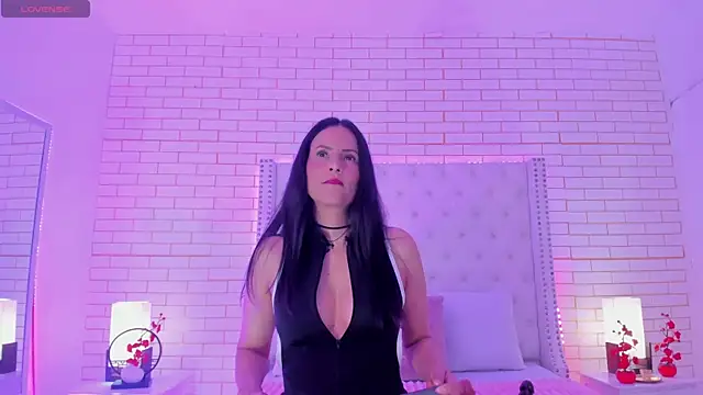 Coco Balenciaga  online show from April 4, 2026, 11:50 am