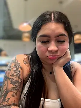 Pretty Isadora online show from January 12, 2026, 11:09 pm