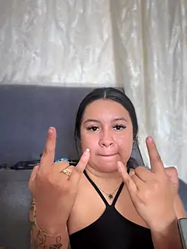 Pretty Isadora online show from November 21, 2025, 4:39 pm