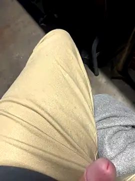 Snapshot of joeycbigcock chatting on November 19, 2025, 8:53 pm joeycbigcock online show from November 19, 2025, 8:53 pm