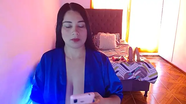 Kerly Lopez online show from July 28, 2026, 9:14 pm