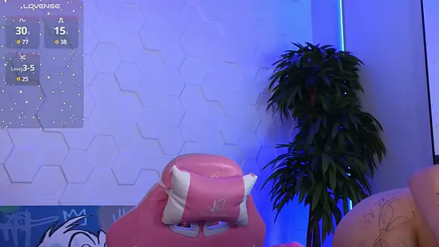 EvaCanton online show from February 17, 2025, 3:33 pm