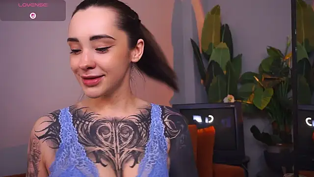 EvaCanton online show from March 22, 2026, 2:04 am