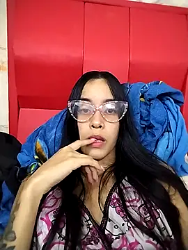 The-quee22 online show from September 9, 2025, 12:32 am