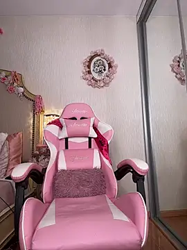 maddisonblush online show from November 15, 2025, 1:26 pm