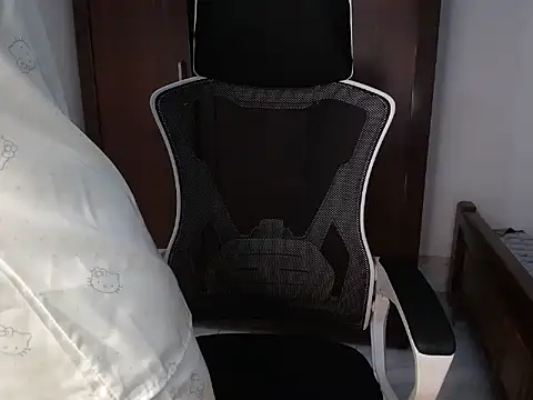 Snapshot of Lunobaby_204 chatting on October 26, 2025, 9:37 pm Lunobaby 204 online show from October 26, 2025, 9:37 pm