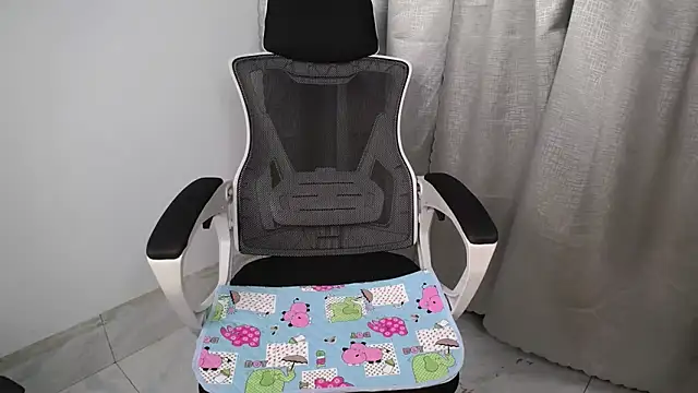 Snapshot of Lunobaby_204 chatting on December 14, 2025, 9:53 pm Lunobaby 204 online show from December 14, 2025, 9:53 pm