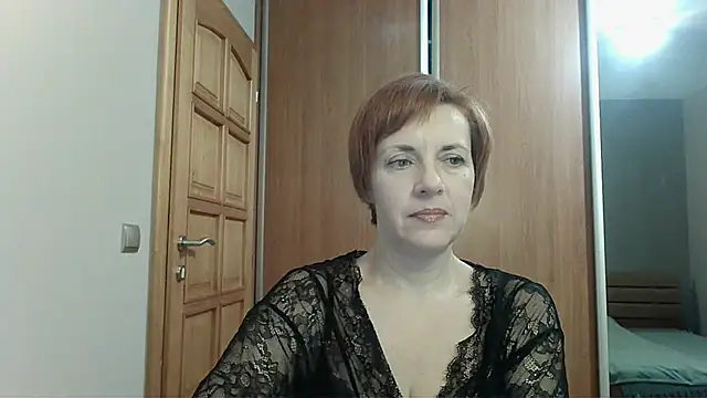 LoraLoraMay online show from February 5, 2026, 4:25 pm