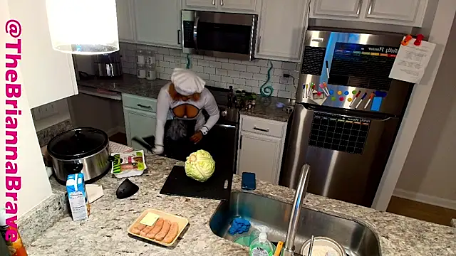 Snapshot of BriannaBrave chatting on November 23, 2025, 4:22 am BriannaBrave online show from November 23, 2025, 4:22 am