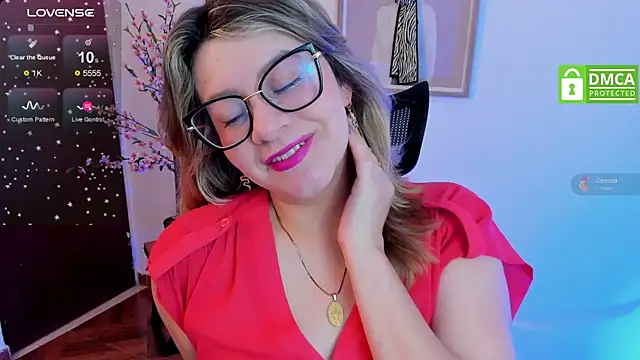 Chanelll Taylorr  online show from March 18, 2025, 1:12 pm