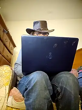 Snapshot of Geaux_Again chatting on December 20, 2024, 6:56 pm Geaux Again online show from December 20, 2024, 6:56 pm