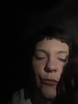 Snapshot of OniricFemme chatting on December 13, 2025, 9:43 pm OniricFemme online show from December 13, 2025, 9:43 pm