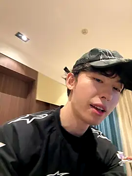 Snapshot of 1a1a1alll chatting on November 11, 2025, 2:23 pm 1a1a1alll online show from November 11, 2025, 2:23 pm