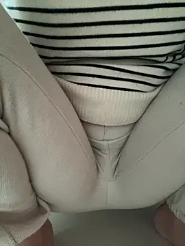 Milk Mom99 online show from March 7, 2026, 8:10 am