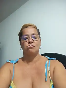 natally ross21 online show from November 18, 2025, 2:38 am