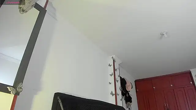 Snapshot of Fiore_Sanz_ chatting on February 4, 2025, 4:15 am Fiore Sanz online show from February 4, 2025, 4:15 am