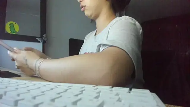 Snapshot of Fiore_Sanz_ chatting on December 23, 2024, 11:17 pm Fiore Sanz online show from December 23, 2024, 11:17 pm