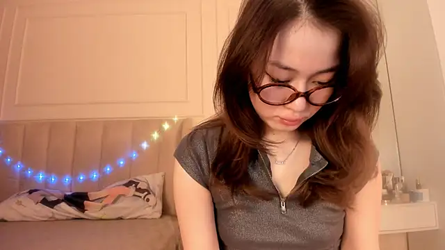 Snapshot of melissa_yamazaki chatting on November 17, 2025, 7:34 am melissa yamazaki online show from November 17, 2025, 7:34 am