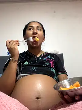 luna asss online show from November 7, 2025, 7:29 pm