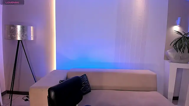 SamanthaKlein  online show from October 27, 2025, 1:50 am