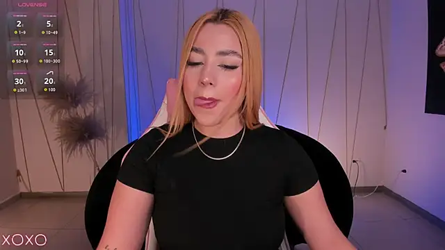 SamanthaKlein  online show from November 21, 2025, 1:04 am