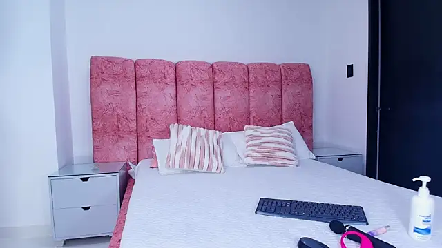 kendal rossi online show from November 28, 2025, 12:16 pm