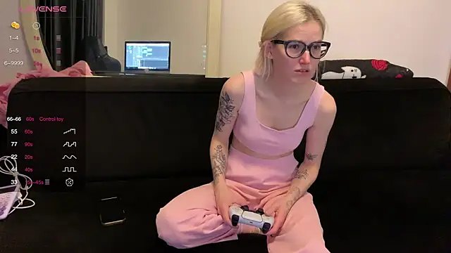 Sexy Sweets online show from October 6, 2025, 5:35 pm