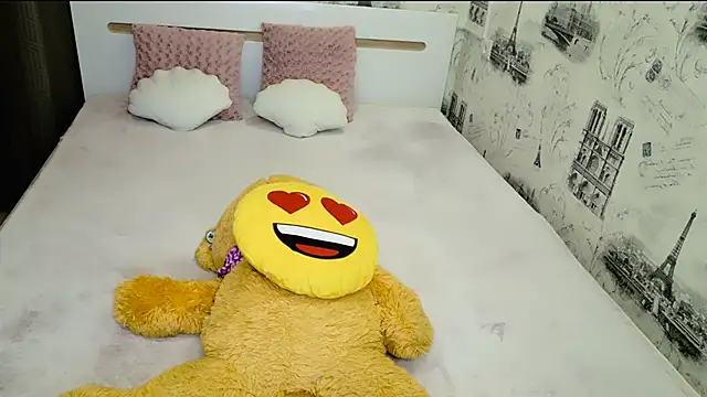 Snapshot of lovely-eyes chatting on December 13, 2025, 8:04 pm lovely-eyes online show from December 13, 2025, 8:04 pm