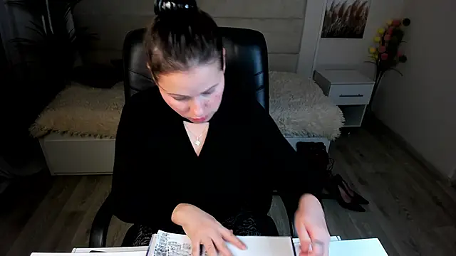 Snapshot of Dana__dom chatting on February 18, 2025, 1:32 am Dana  dom online show from February 18, 2025, 1:32 am