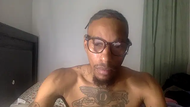 Snapshot of KingDerRico chatting on October 9, 2025, 12:33 am KingDerRico online show from October 9, 2025, 12:33 am