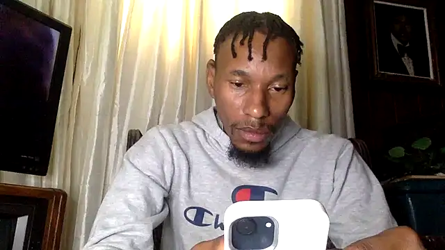 Snapshot of KingDerRico chatting on October 27, 2025, 2:29 pm KingDerRico online show from October 27, 2025, 2:29 pm