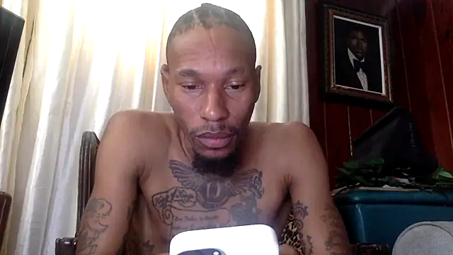 Snapshot of KingDerRico chatting on October 29, 2025, 4:39 pm KingDerRico online show from October 29, 2025, 4:39 pm