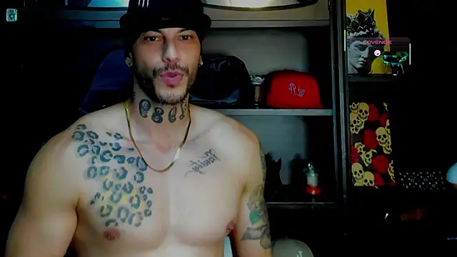 Snapshot of RickG_Oficial chatting on October 23, 2025, 11:47 pm RickG Oficial online show from October 23, 2025, 11:47 pm