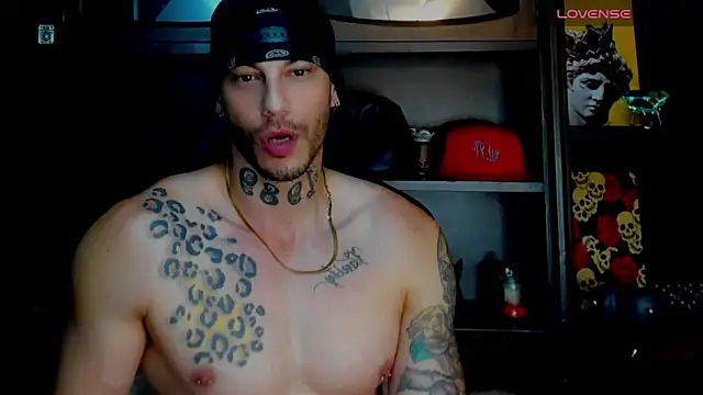 Snapshot of RickG_Oficial chatting on October 24, 2025, 9:58 pm RickG Oficial online show from October 24, 2025, 9:58 pm