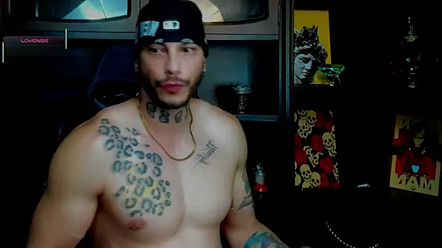 Snapshot of RickG_Oficial chatting on November 25, 2025, 11:05 pm RickG Oficial online show from November 25, 2025, 11:05 pm