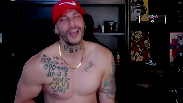 Snapshot of RickG_Oficial chatting on December 19, 2025, 9:06 pm RickG Oficial online show from December 19, 2025, 9:06 pm