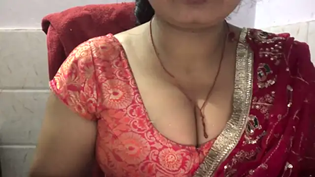 Snapshot of Gulaboo_bhabi chatting on April 19, 2026, 10:56 pm Gulaboo bhabi online show from April 19, 2026, 10:56 pm